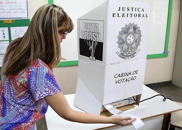 TRE-DF proíbe vestíveis e conclui registro de candidaturas para 2026