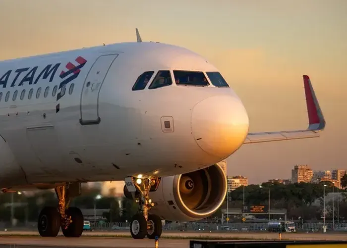 LATAM mantém liderança e é eleita melhor companhia aérea da América do Sul novamente