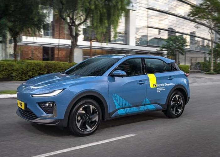 Brasil se aproxima de um milhão de carros elétricos em circulação
