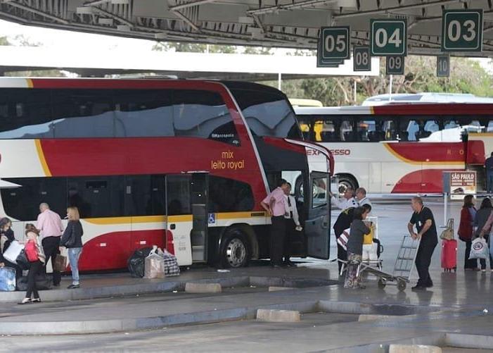 Passagem de ônibus fica 1,1% mais barata em agosto com queda liderada pelo Centro-Oeste