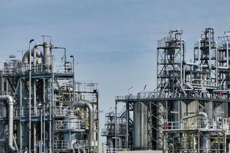 Justiça suspende imposto de exportação de petróleo para associadas da ABEP e barra novas prorrogações