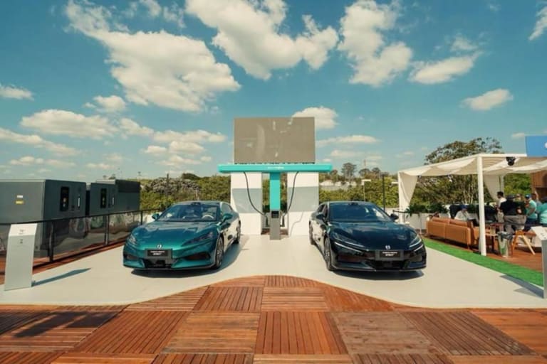 Denza lança Flash Charging no Brasil e revoluciona experiência de carregamento