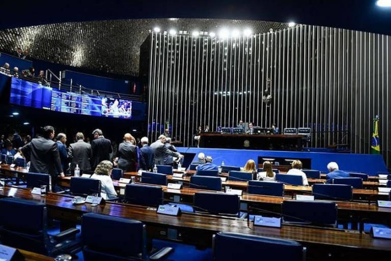 Senado vota amanhã PLP que amplia fiscalização da ANP contra fraudes nos combustíveis