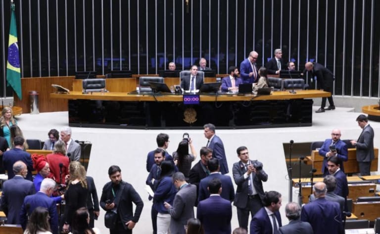 Motta celebra aprovação da Política Nacional de Minerais Críticos