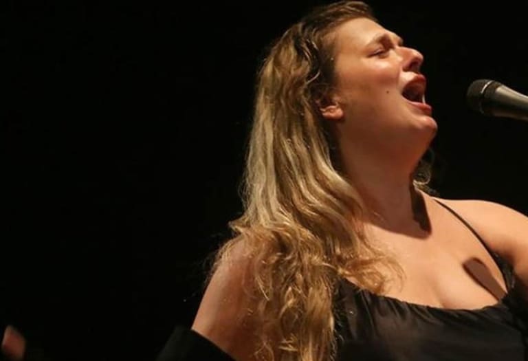 Alice Caymmi homenageia Nana Caymmi em shows na Caixa Cultural