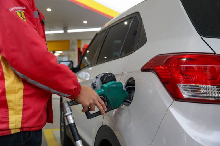 Política não deve interferir na adoção de álcool nos carros