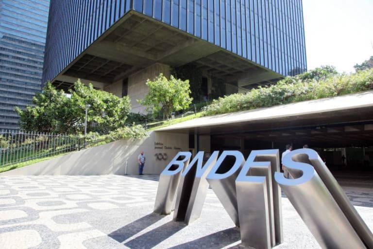 BNDES estima R$ 34 bi para leilão de baterias, mas demanda maior de recursos