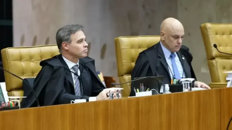 Moraes sem saída: renúncia, aposentadoria ou impeachment?