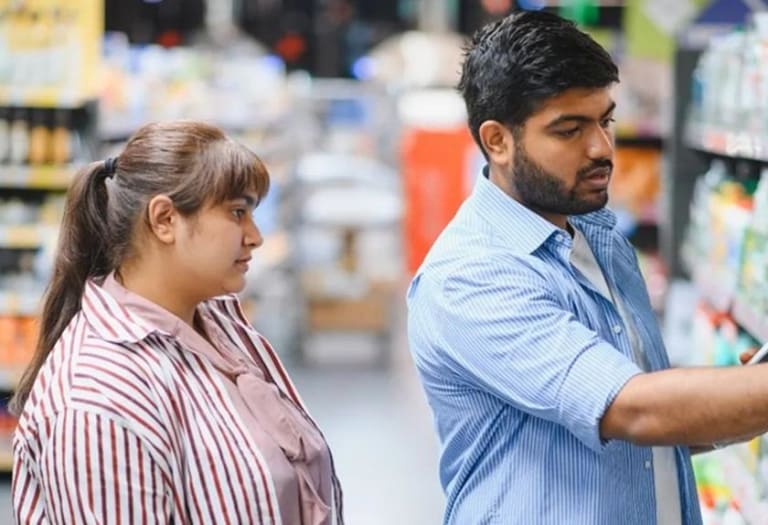 Fluxo de consumidores no varejo físico cresce durante períodos eleitorais segundo levantamento