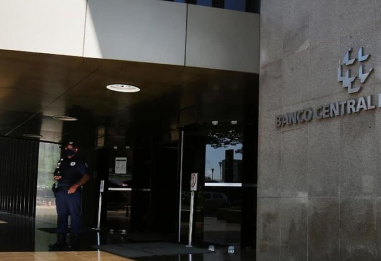 Copom corta taxa Selic para 13,75% e mantém sequência de reduções nos juros