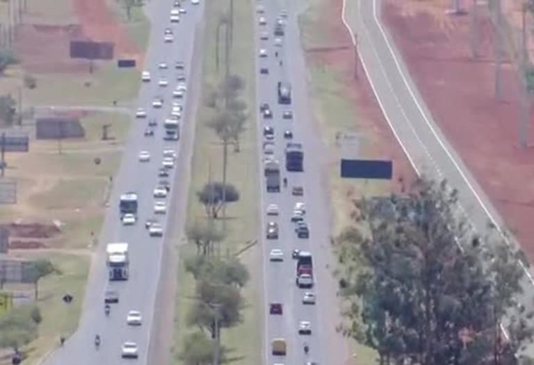 Marginal da BR-040 no DF terá trânsito revertido em teste terça