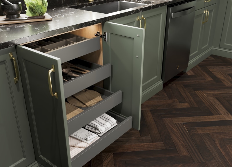 Shaker Style Forest Classic Kitchen in Thyme | Wren