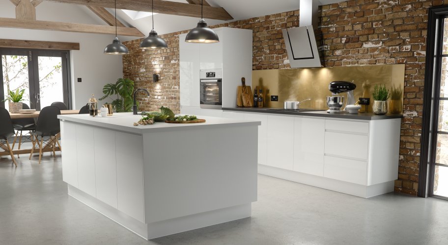 Sirona Pull-Out Tap Brushed Gold - High Pressure Only | Wren Kitchens