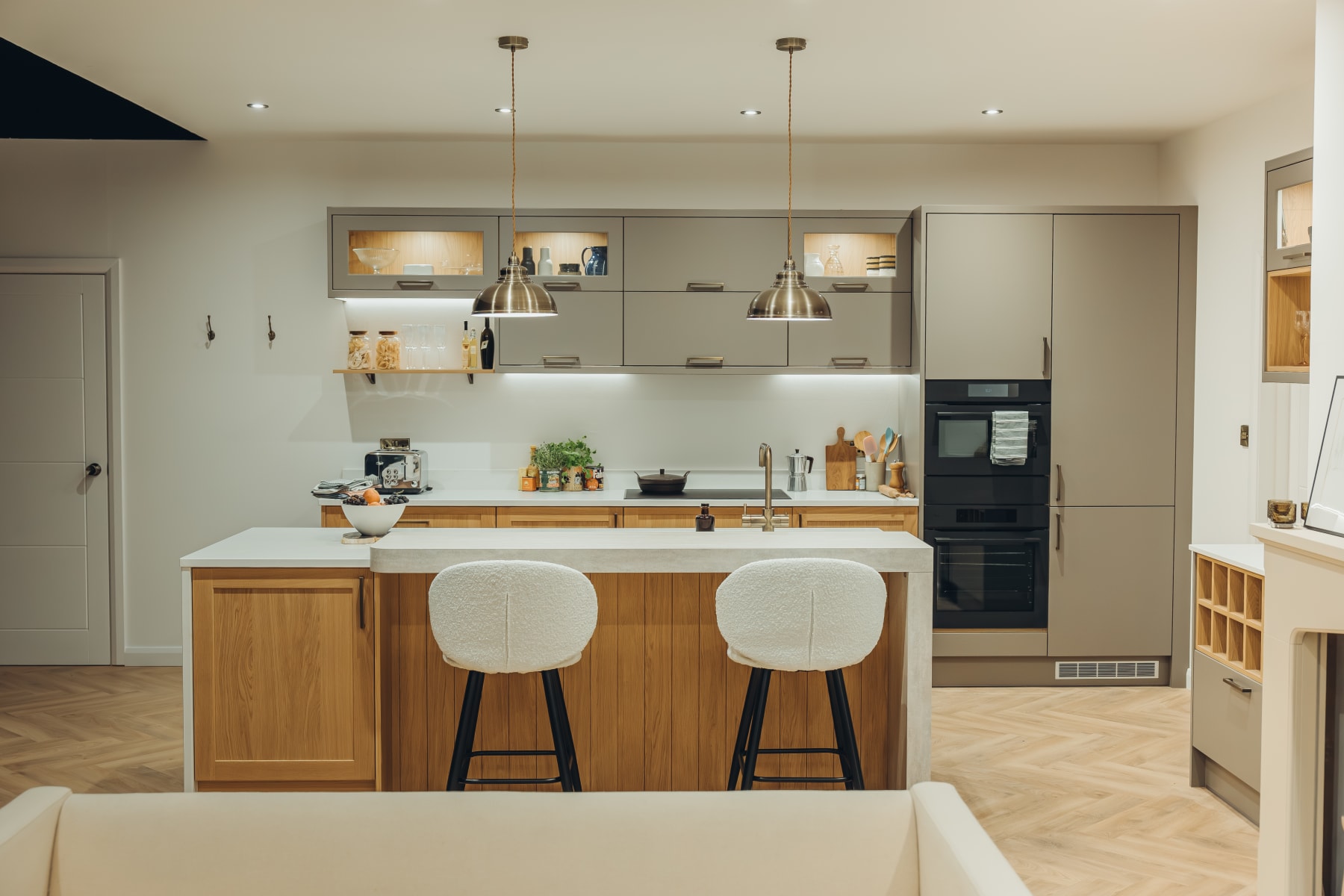 Shaker Natural Timber & Contour Truffle Ermine | Wren Kitchens