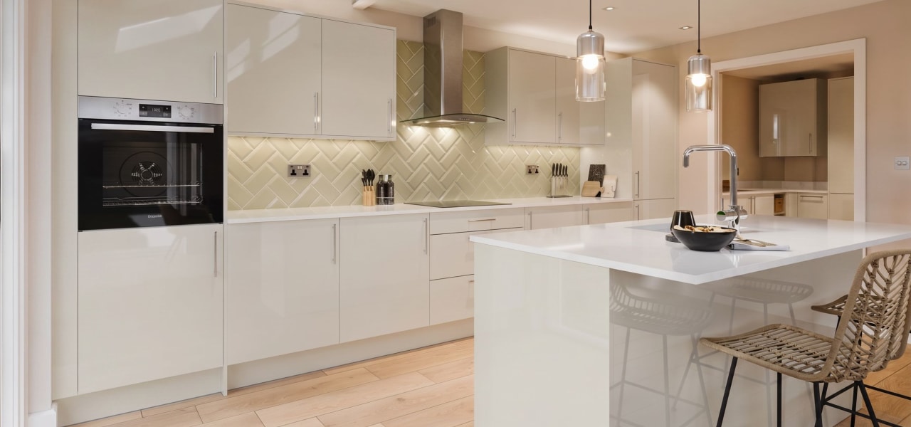 Autograph Kitchen in Cream Gloss kitchen