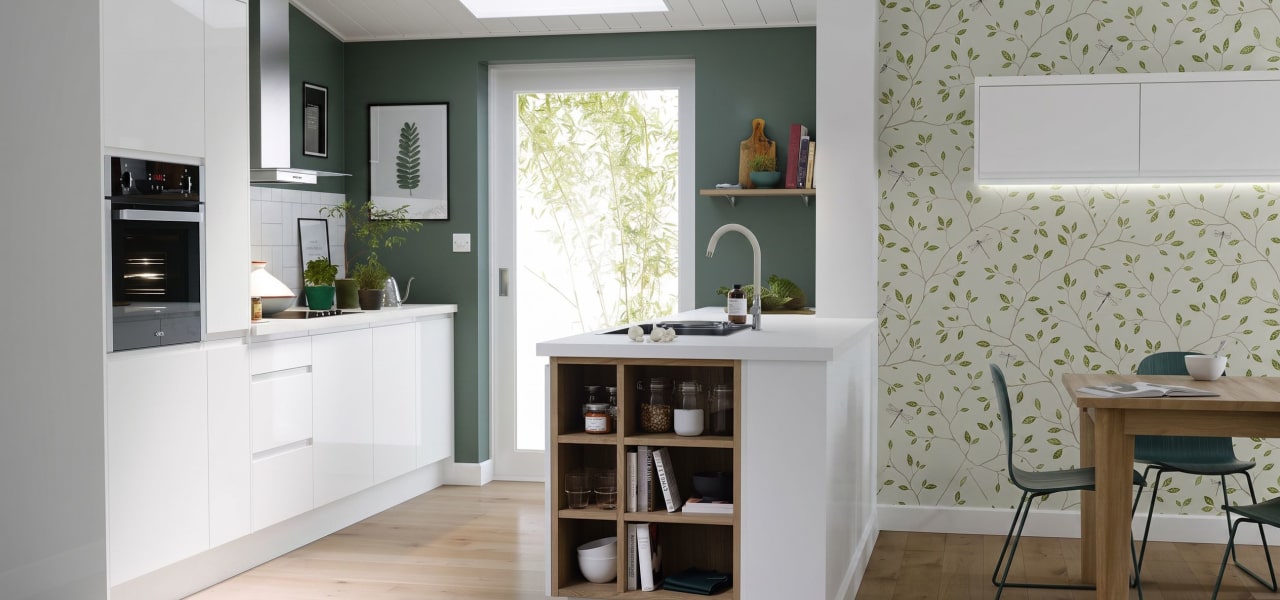 J Pull Kitchen in White Gloss kitchen