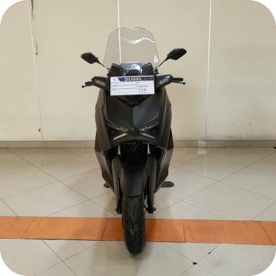 YAMAHA X MAX CONNECTED