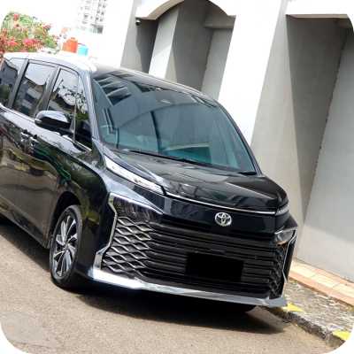 Toyota Voxy 2.0 TSS Automatic