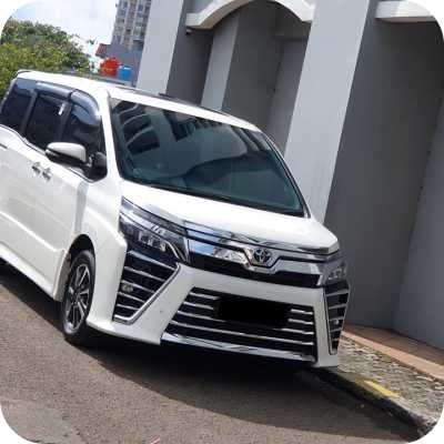 Toyota Voxy 2.0 Automatic