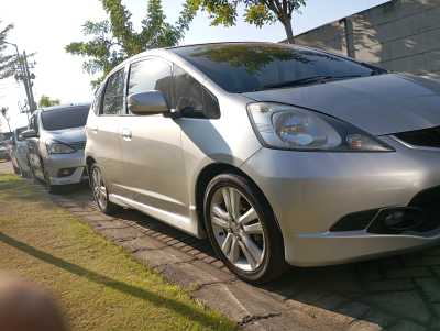 HONDA JAZZ RS AT 2010