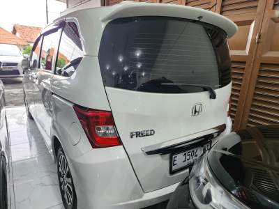 Honda freed psd AT