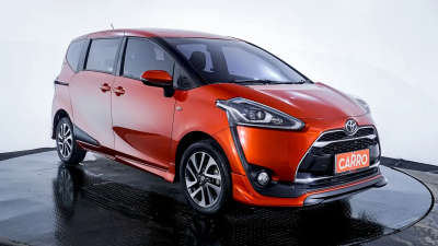 Toyota Sienta Q AT Orange