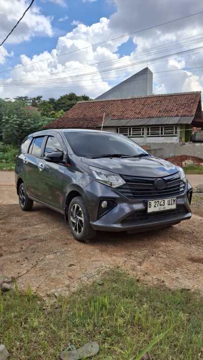 Daihatsu Sigra 1.2 R MT