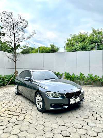 BMW F30 320i 2.0 Sport AT