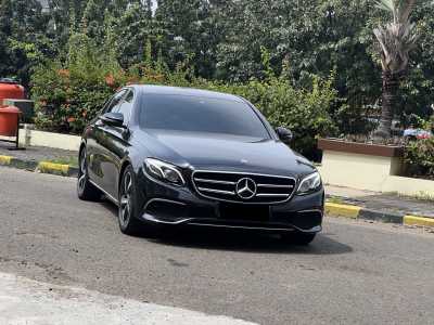 Mercedes Benz E300 Avantgarde Sport Style (W213) CKD Facelift Automatic