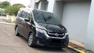 Nissan Serena 2.0 X Automatic