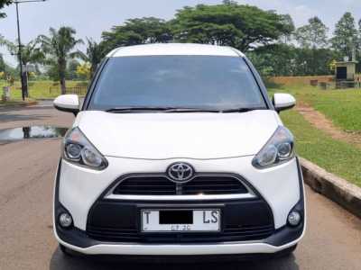 Toyota Sienta 1.5 G Manual
