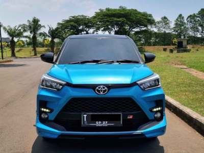 Toyoya Raize 1.0 GR Two Tone Automatic