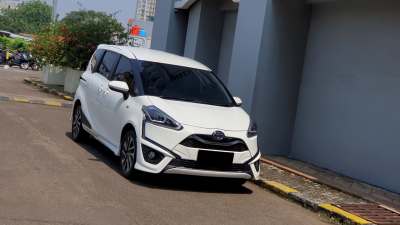 Toyota Sienta 1.5 Q Automatic