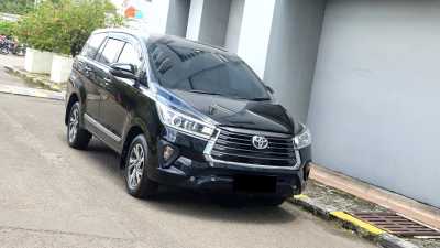Toyota Innova Reborn 2.4 V Automatic