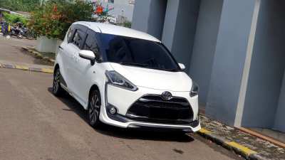 Toyota Sienta 1.5 Q Automatic