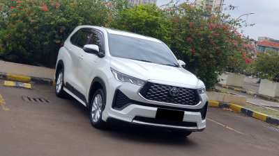 Toyota Kijang Innova Zenix 2.0 V Automatic