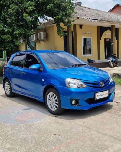 Toyota Etios Valco 1.2 G Manual