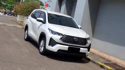 Toyota Kijang Innova Zenix 2.0 V Automatic