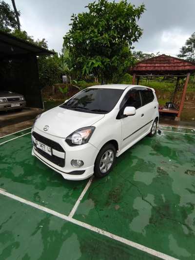 Daihatsu Ayla 1.0 X MT