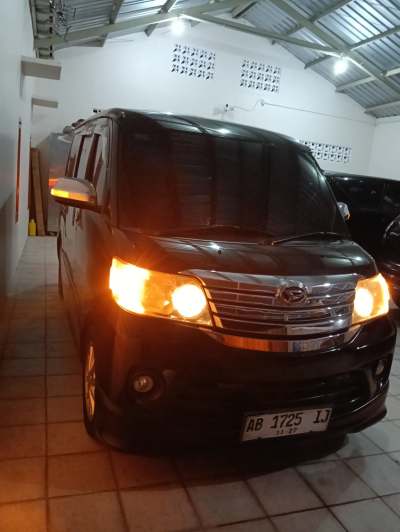 DAIHATSU LUXIO 1.5 X AT
