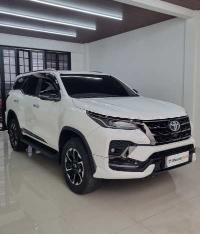 TOYOTA FORTUNER 2.4 VRZ AT