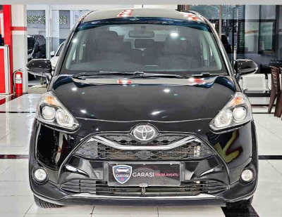 Toyota Sienta 1.5 V CVT