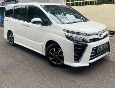 Toyota Voxy 2.0 AT