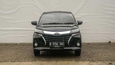 TOYOTA VOXY 2.0