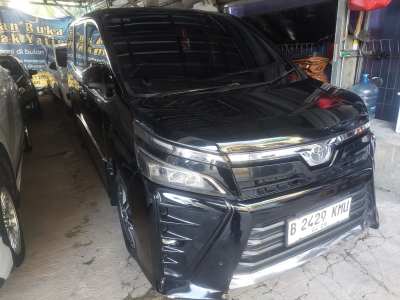 Toyota Voxy 2.0 AT