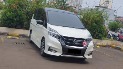 Nissan Serena 2.0 HWS Automatic