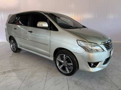 Toyota Kijang Innova 2.5 G AT
