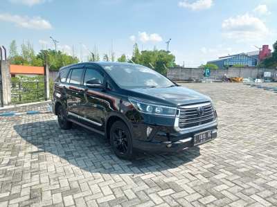 TOYOTA KIJANG INNOVA REBORN 2.5 V AT