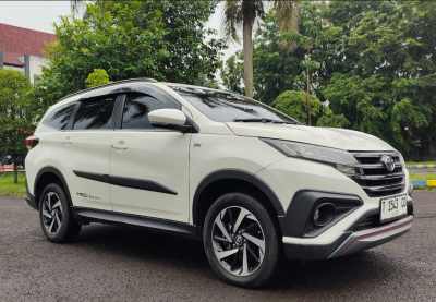TOYOTA RUSH 1.5 TRD AT