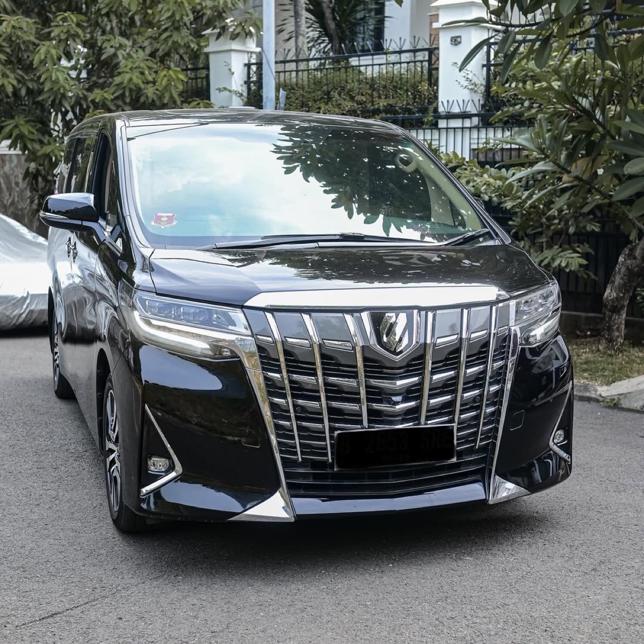 Toyota Alphard Tipe G